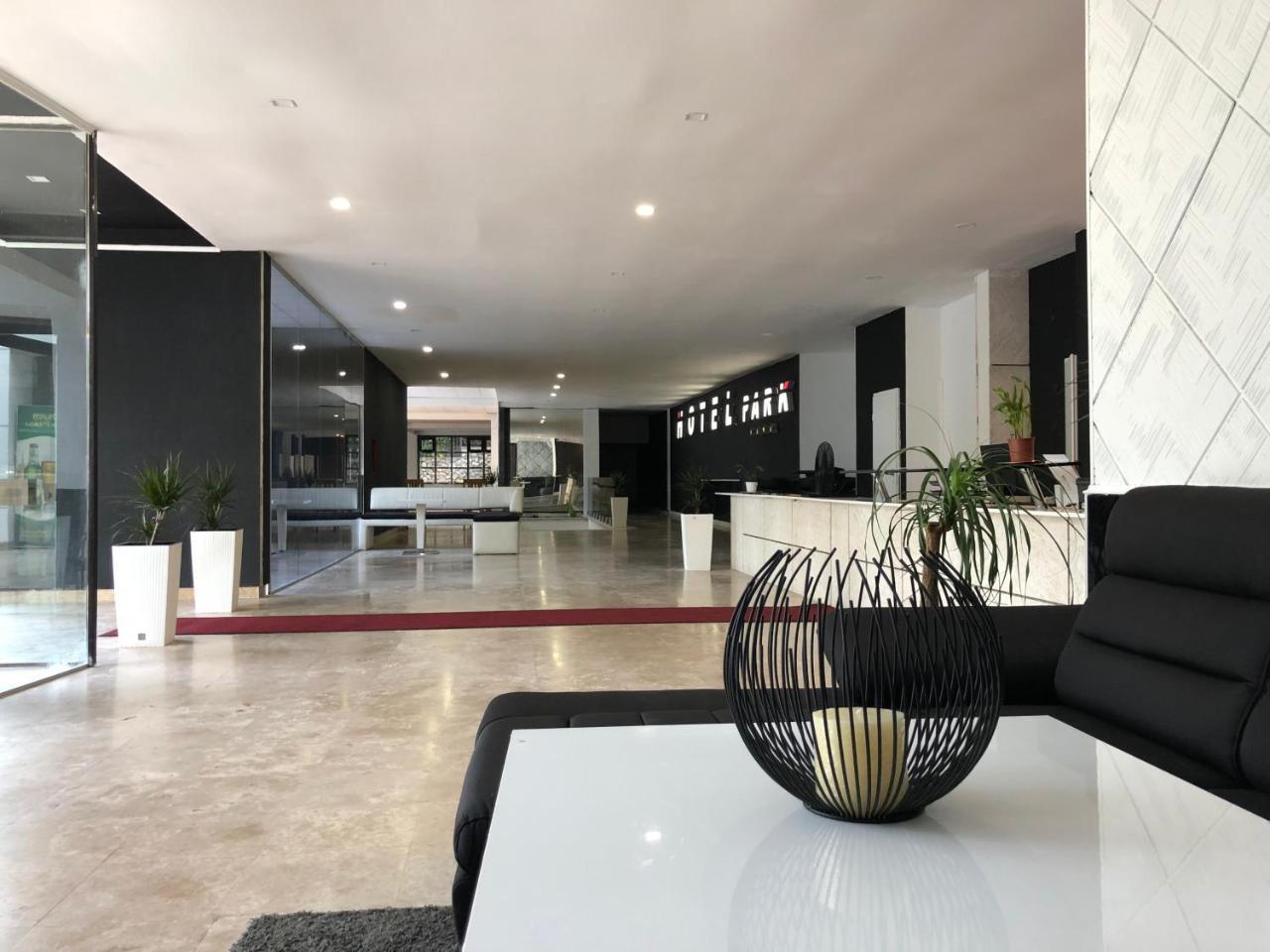 Hotel Park ツリクヴェニツァ エクステリア 写真
