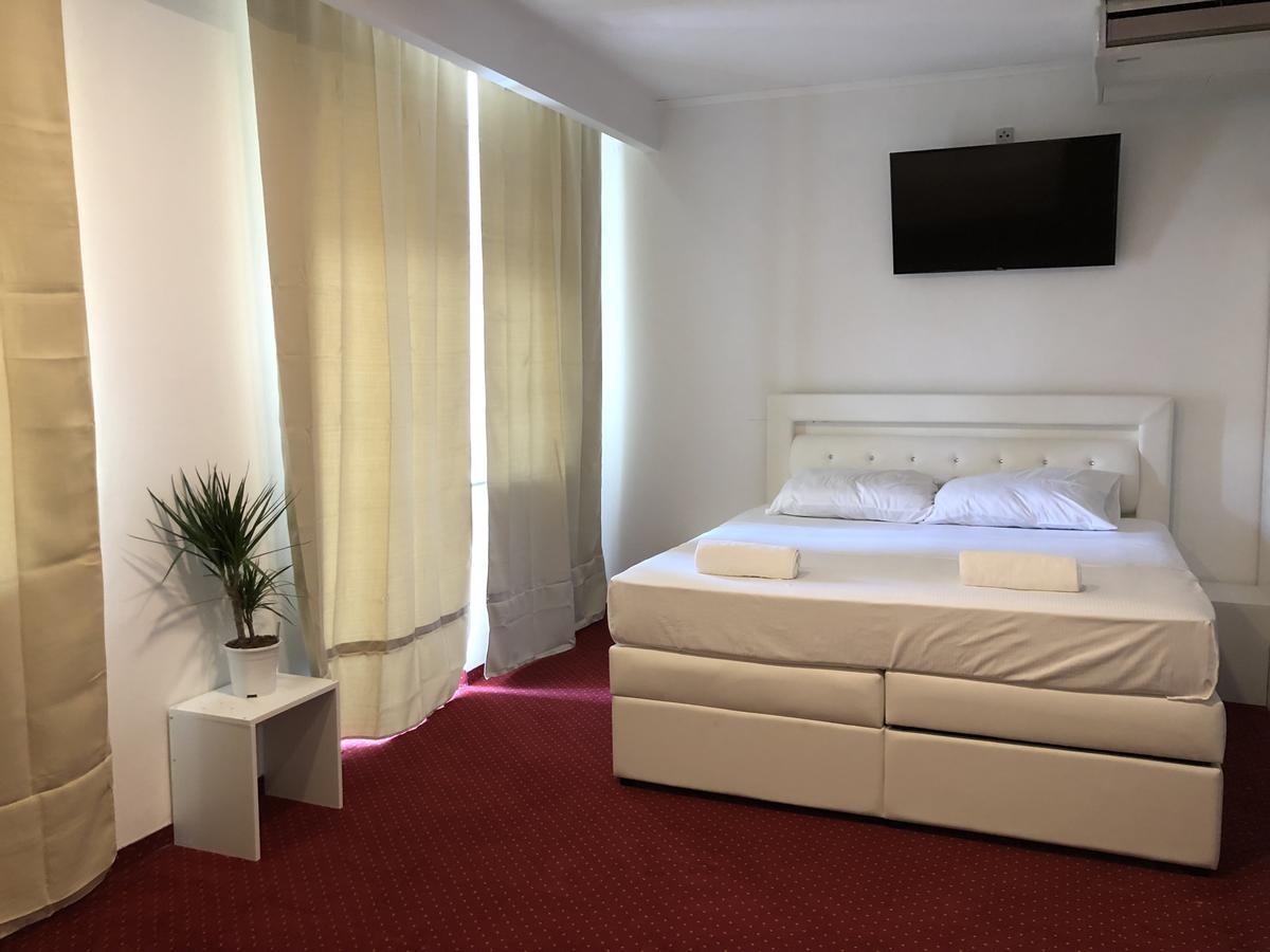 Hotel Park ツリクヴェニツァ エクステリア 写真