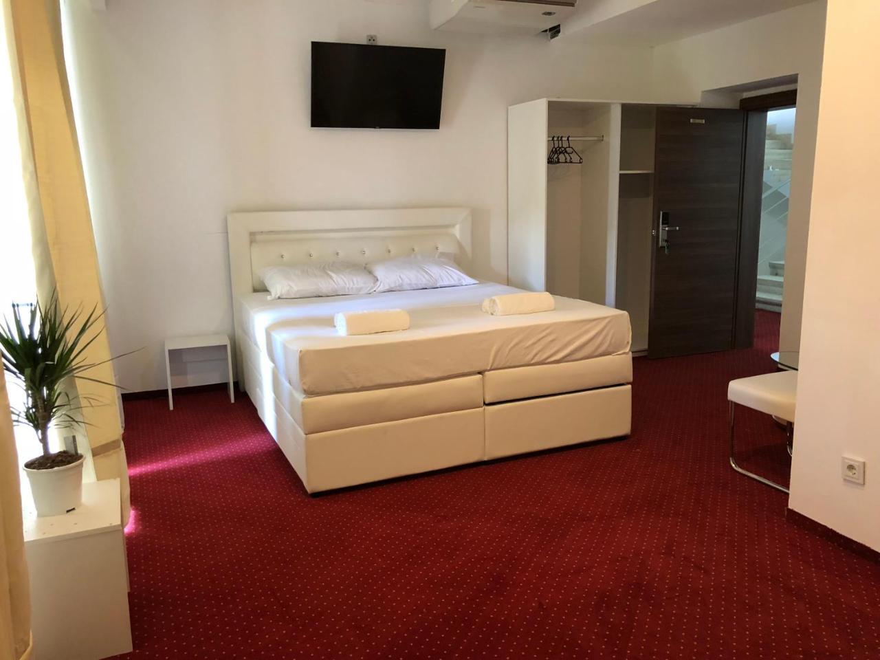Hotel Park ツリクヴェニツァ エクステリア 写真