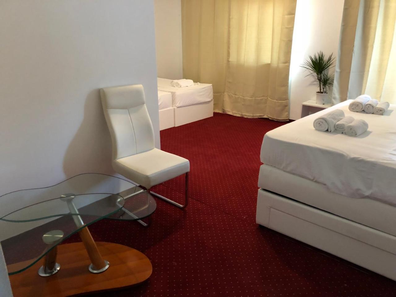 Hotel Park ツリクヴェニツァ エクステリア 写真